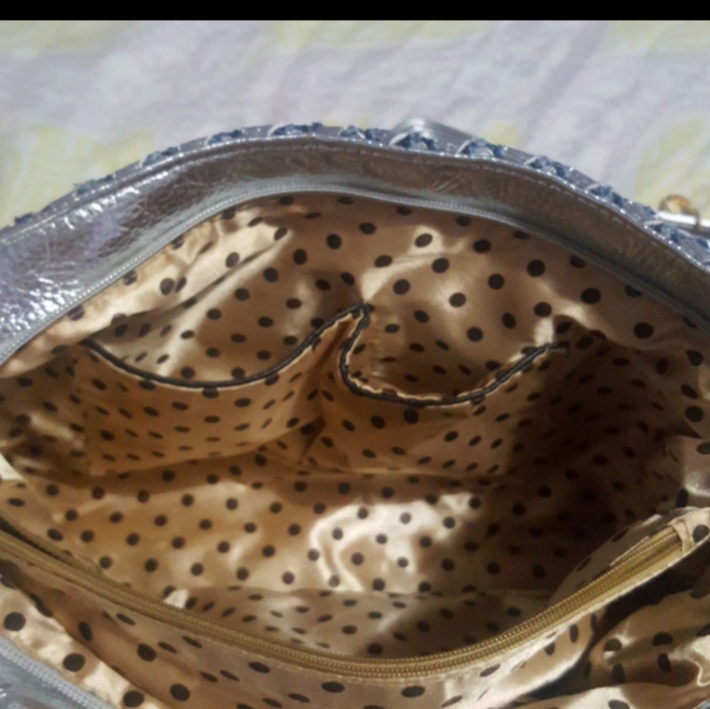 Handbag - Picture 11 of 15